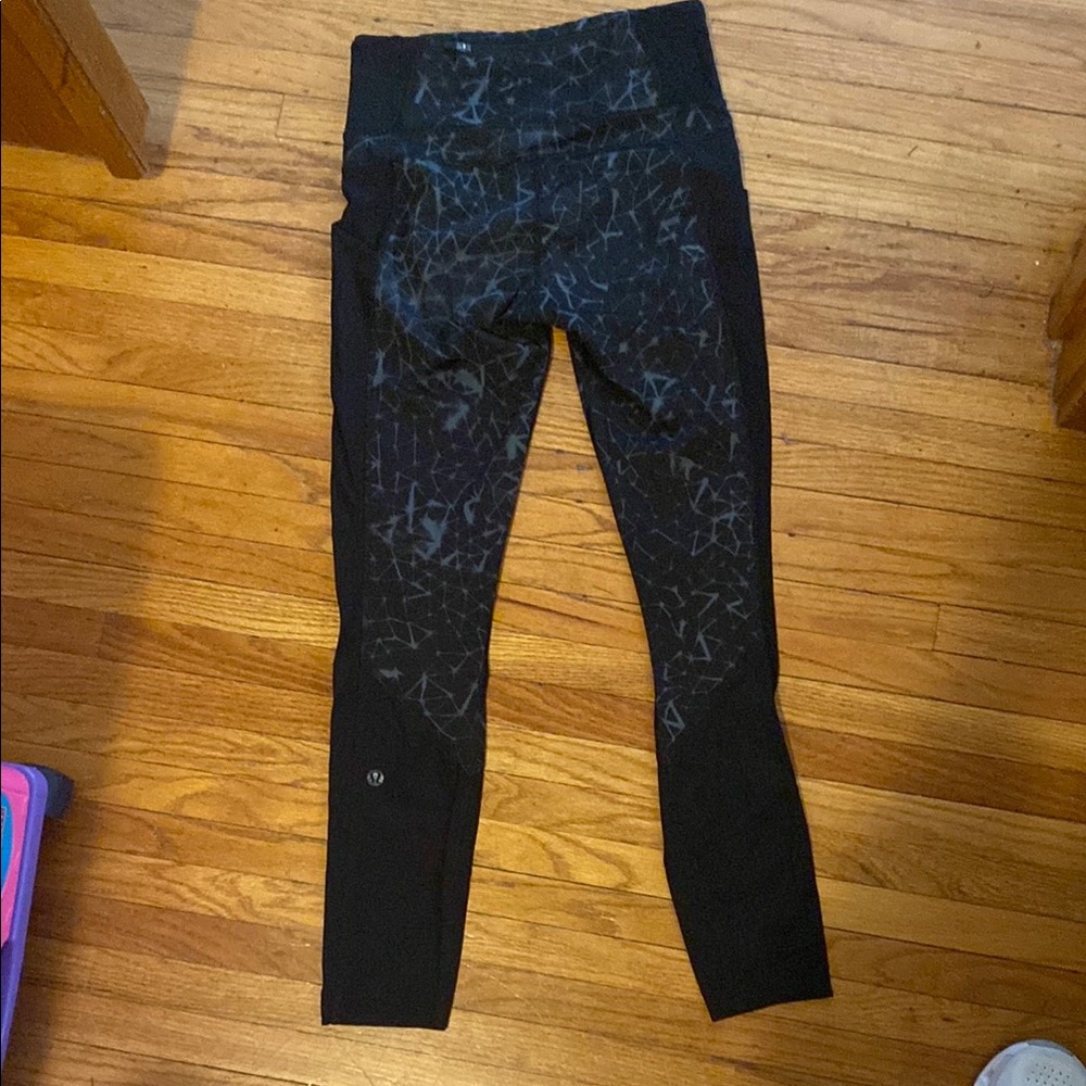 Lululemon Athletica Black Patterned Leggings woman 2 - Picture 5 of 8